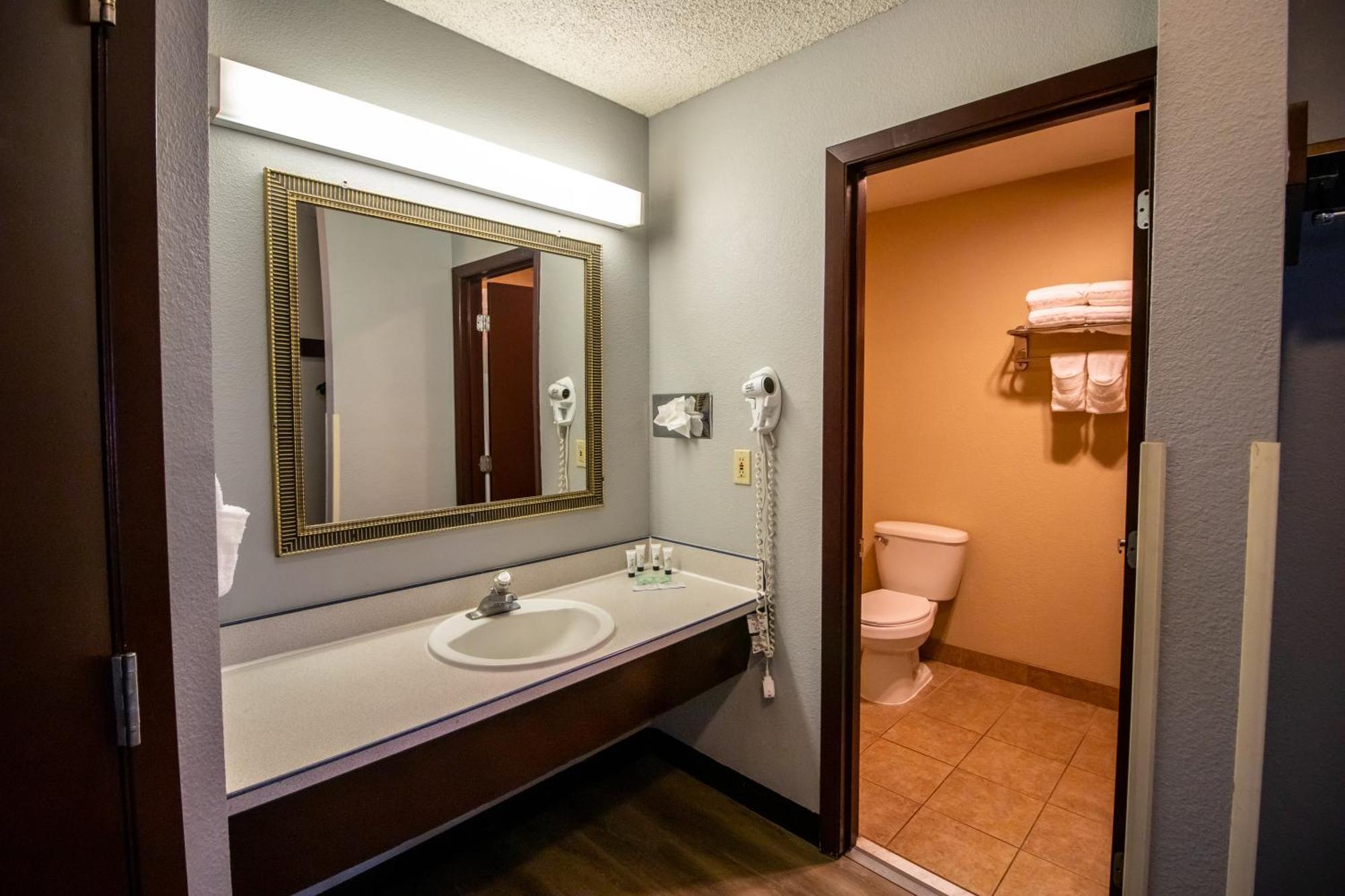 Red Lion Inn & Suites Vancouver Ngoại thất bức ảnh