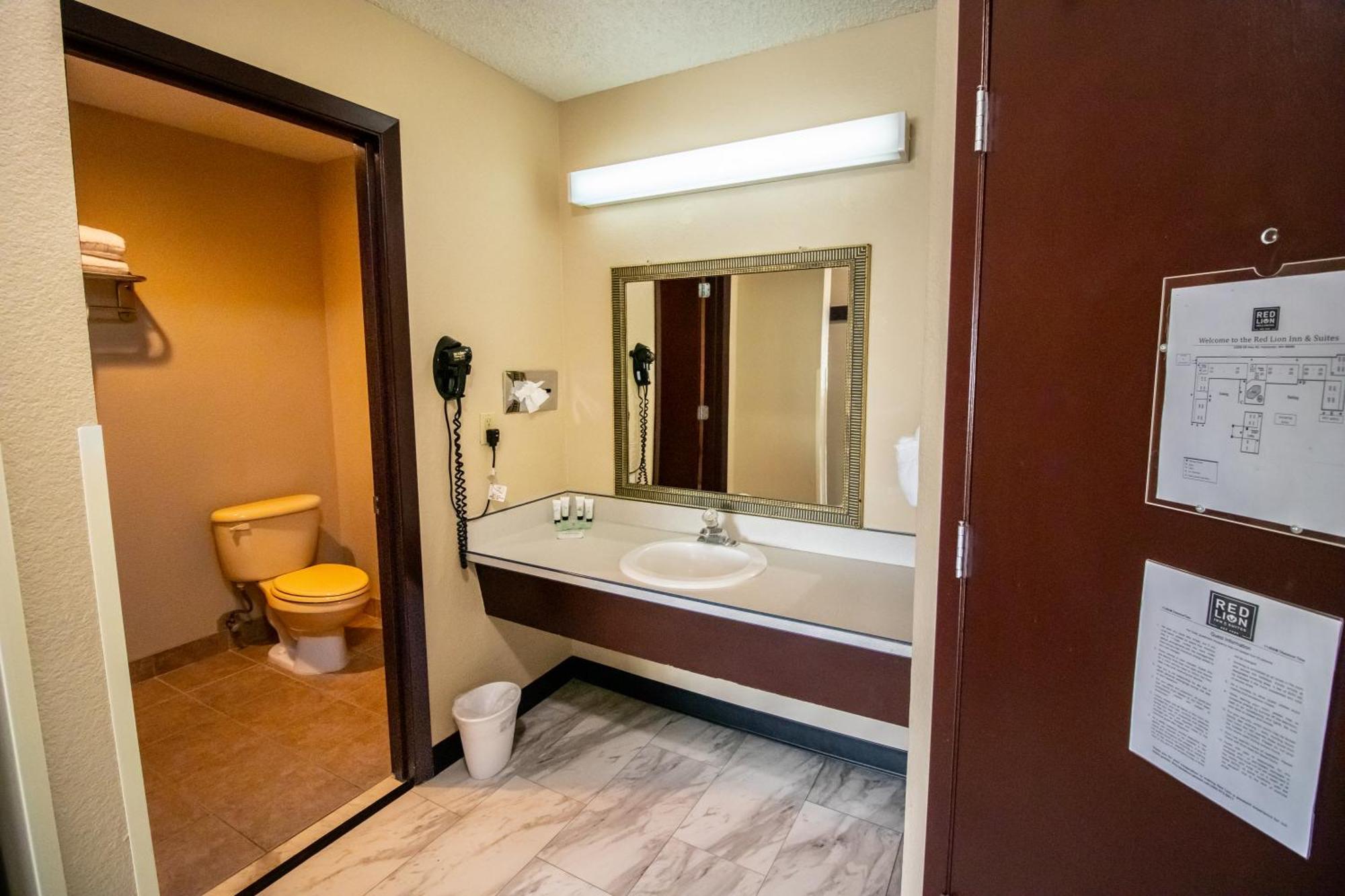 Red Lion Inn & Suites Vancouver Ngoại thất bức ảnh